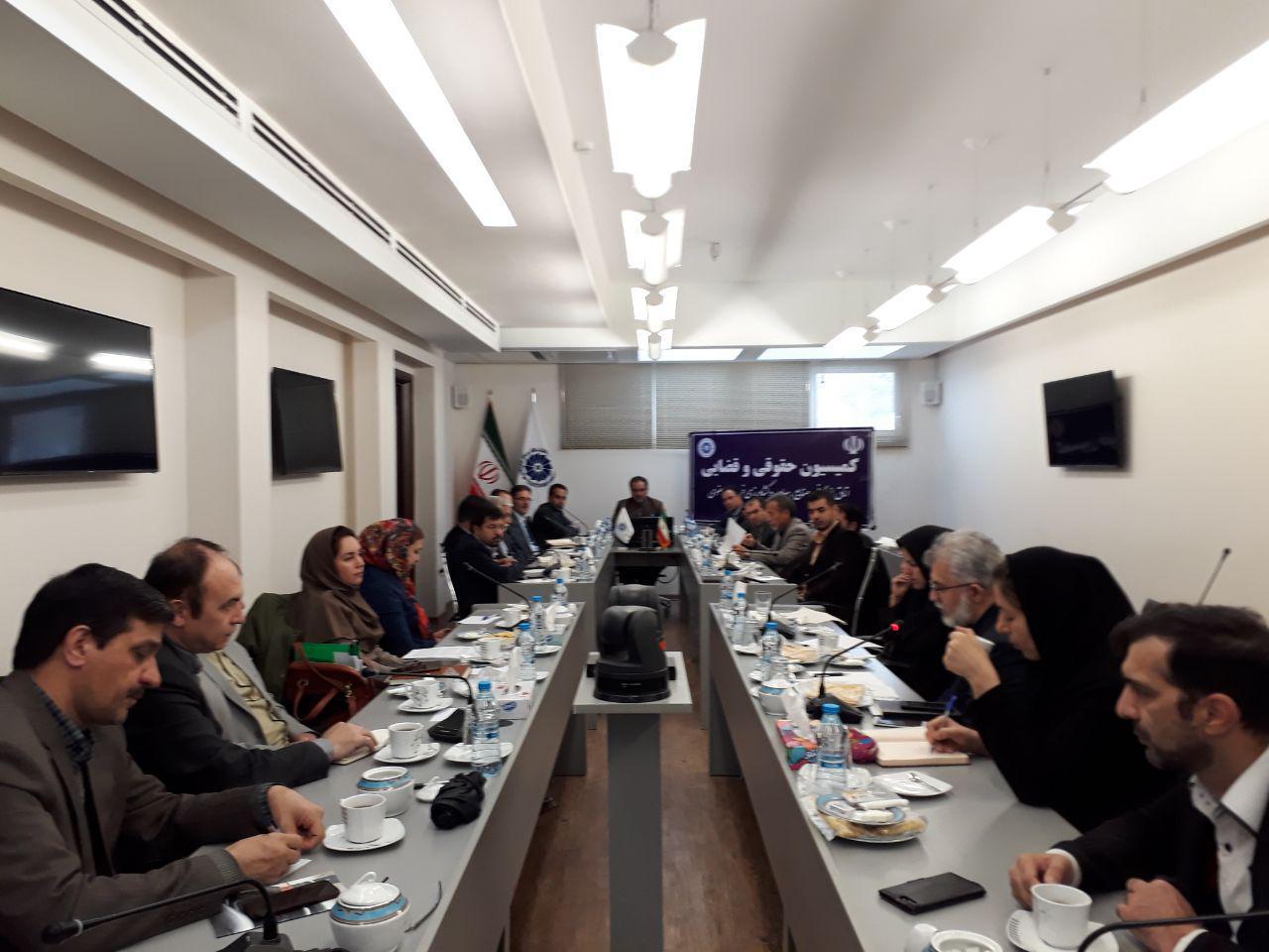 رئیس کمیسیون حقوقی و قضایی اتاق مشهد : ضرورت ایجاد شعب تخصصی شورای حل اختلاف ویژه فعالان اقتصادی رئیس کمیسیون حقوقی و قضایی اتاق مشهد : ضرورت ایجاد شعب تخصصی شورای حل اختلاف ویژه فعالان اقتصادی